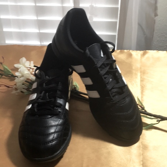 ADIDAS SOCCER SNEAKERS